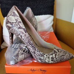 Arturo Chiang Ginnette Pump